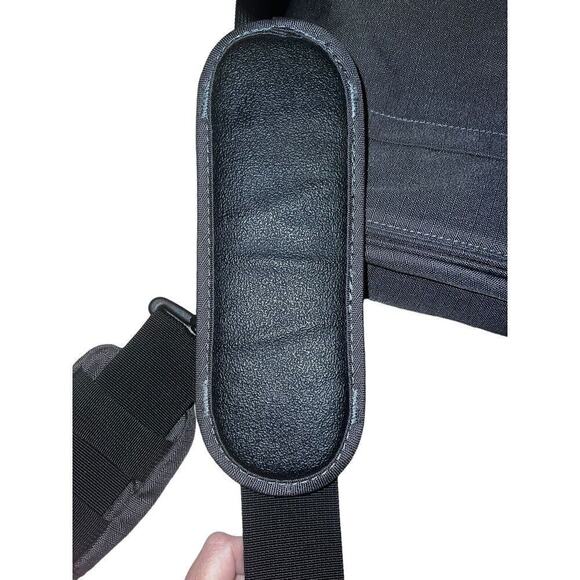 STM Alley Air Tablet Laptop Bag Steel Blue Gray Red - Picture 7 of 9